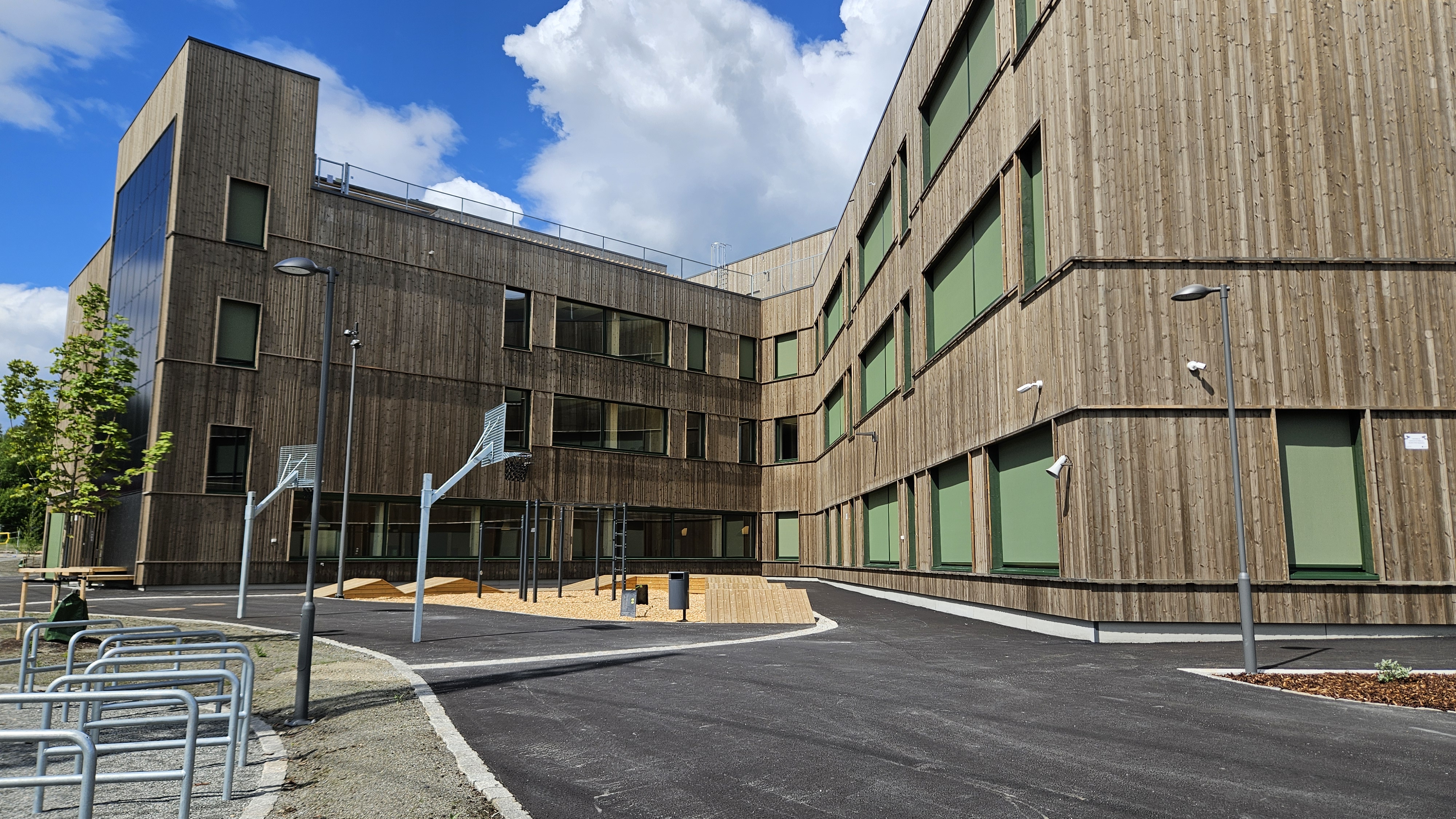 Magasinparken ungdomsskole fra skolegården